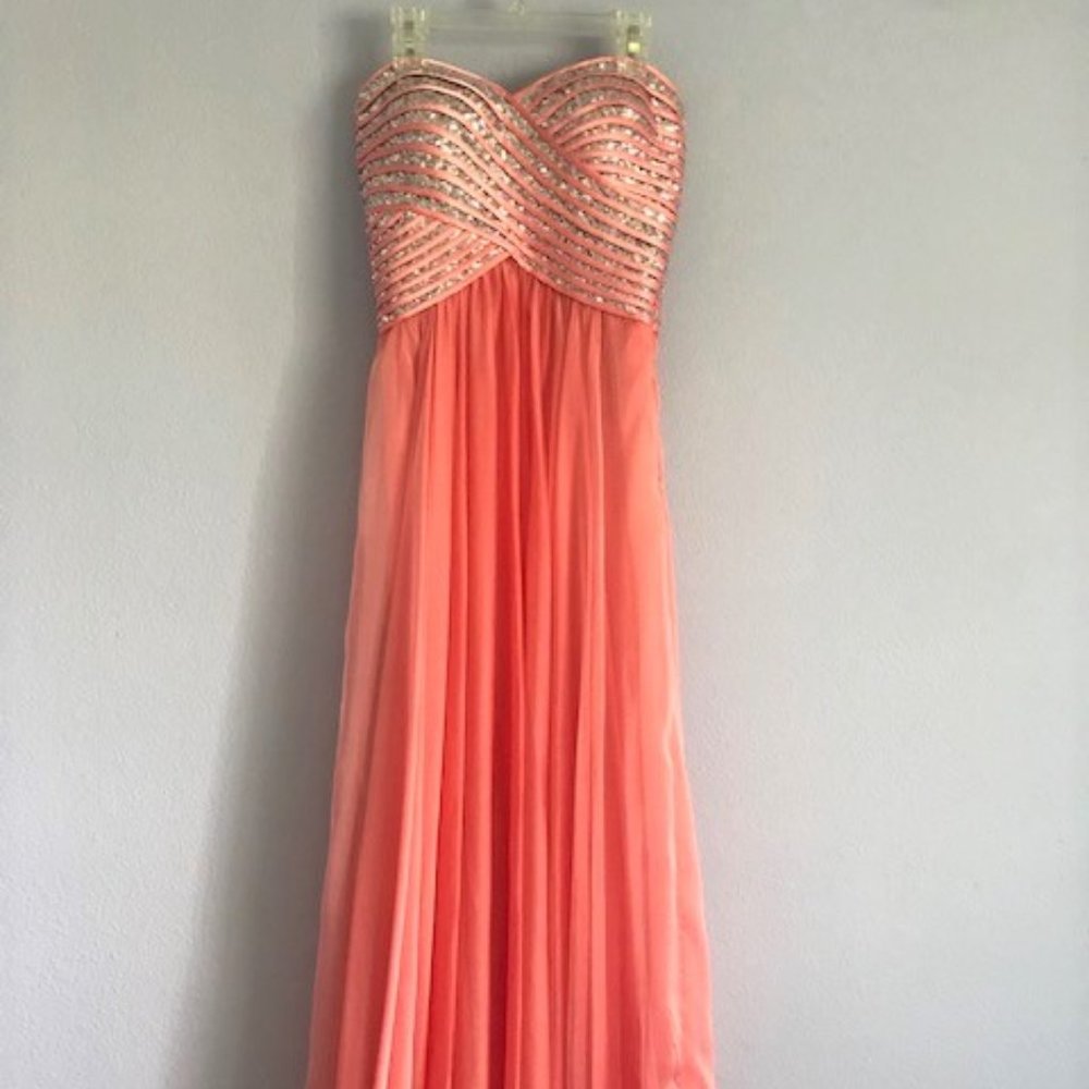 Strapless La Femme Formal/Prom Dress